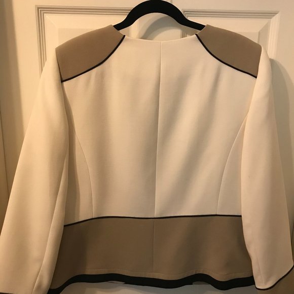 Tahari Blazer (Never worn) - Picture 3 of 5